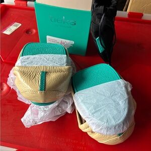 New Tieks Beige Foldable Ballet Flats size 9